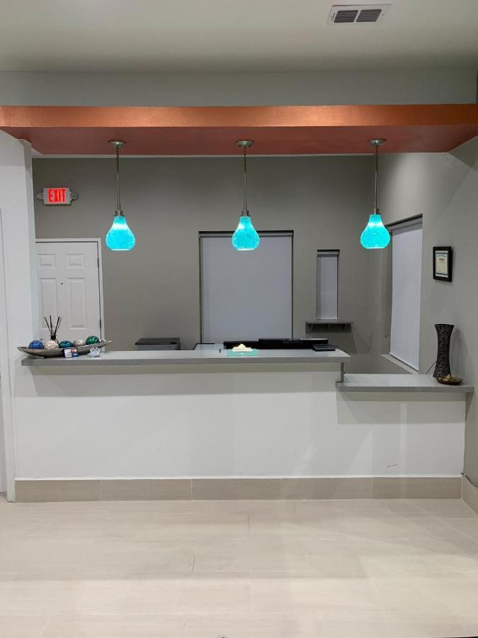 Homestay Inn & Suites إدينبورغ المظهر الخارجي الصورة